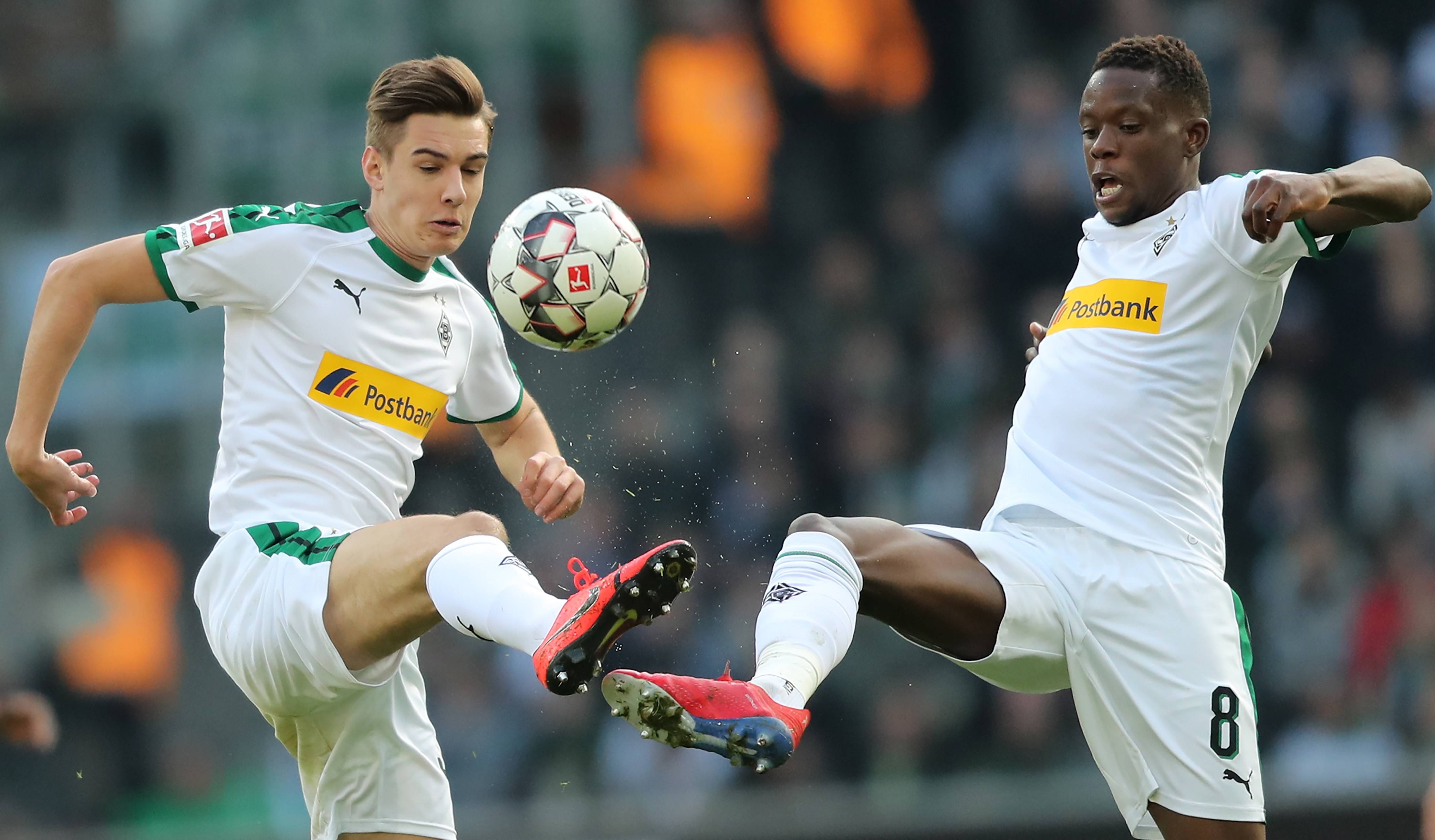 开云-拜仁带队取胜！，Karsa重要时刻重返赛场赢得满堂喝彩-开云